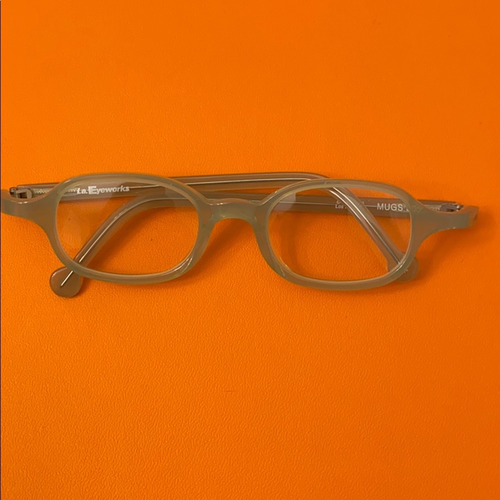 L.Aeyeworks Eyeglasses Model: MUGS305